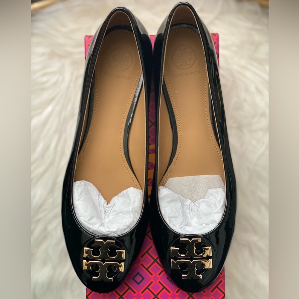 Claire Black Patent Leather w/ Gold Emblem